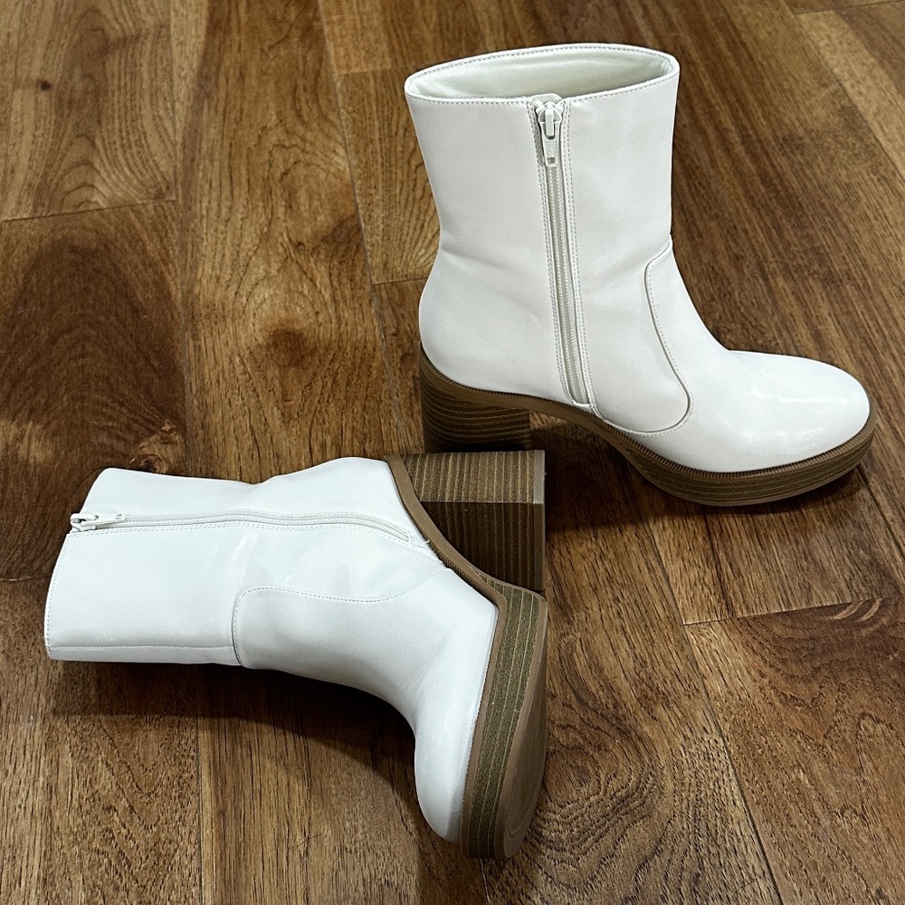 White Heeled Boots Size 8